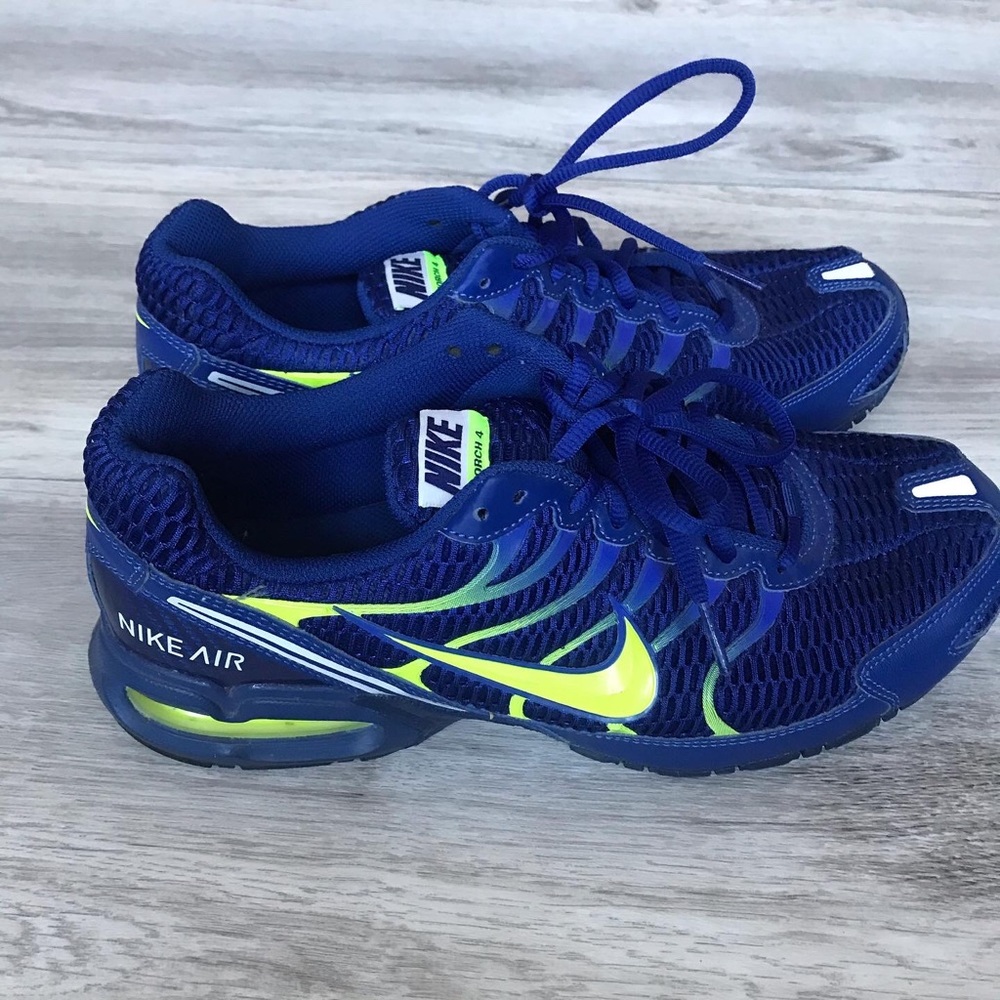 NIKE Air Torch 4 tennis shoes.